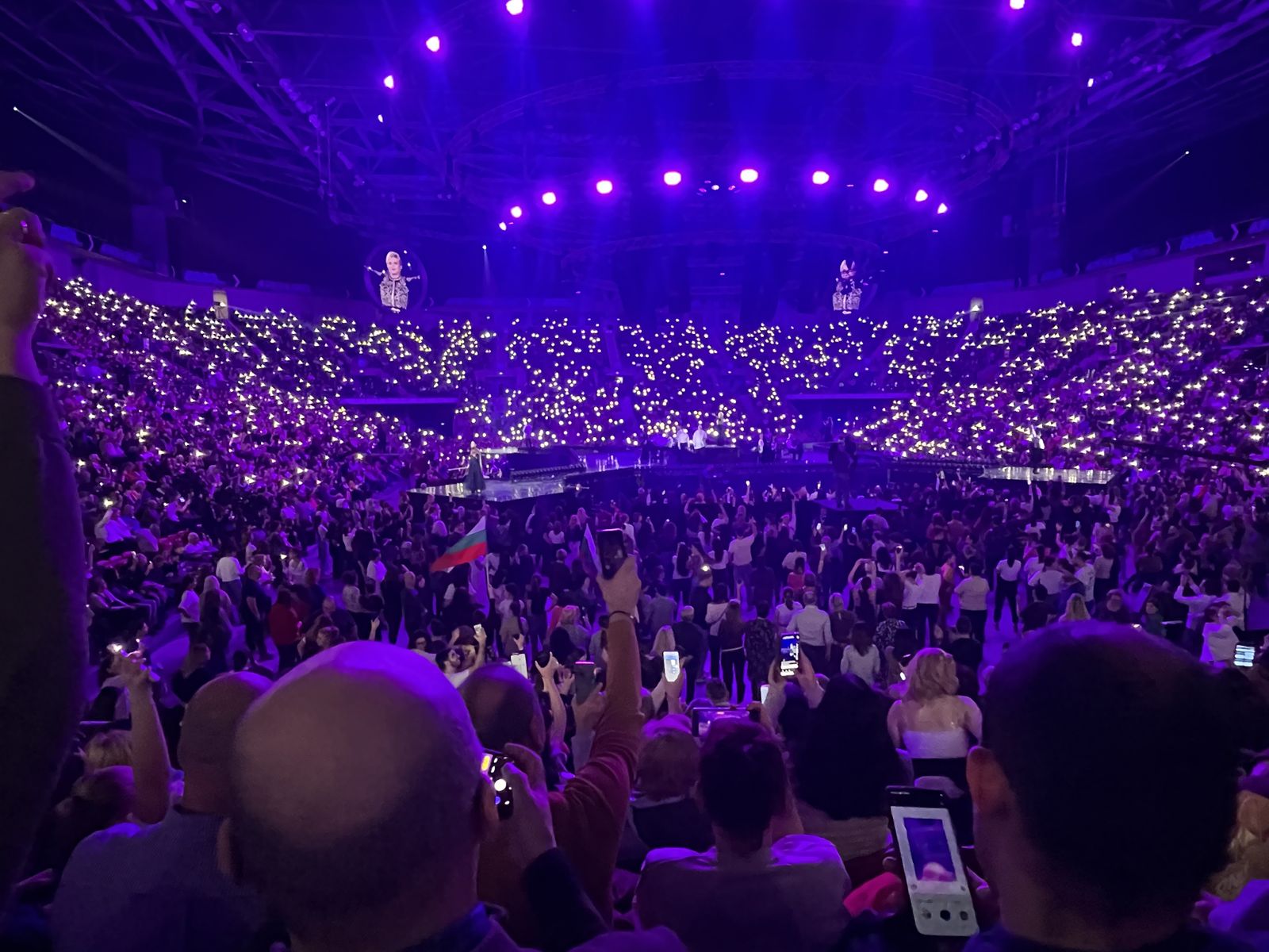 Arena concert in Sofia, lights out and phones up